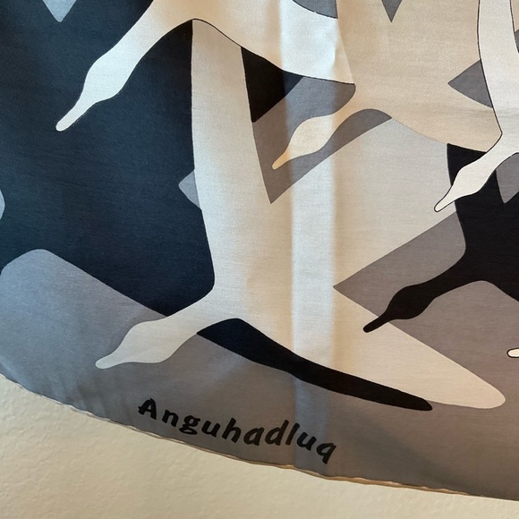 Vintage Luc ANGUHADLUQ “Flying Geese” Silk Scarf Part of Italian Series, - Picture 4 of 6